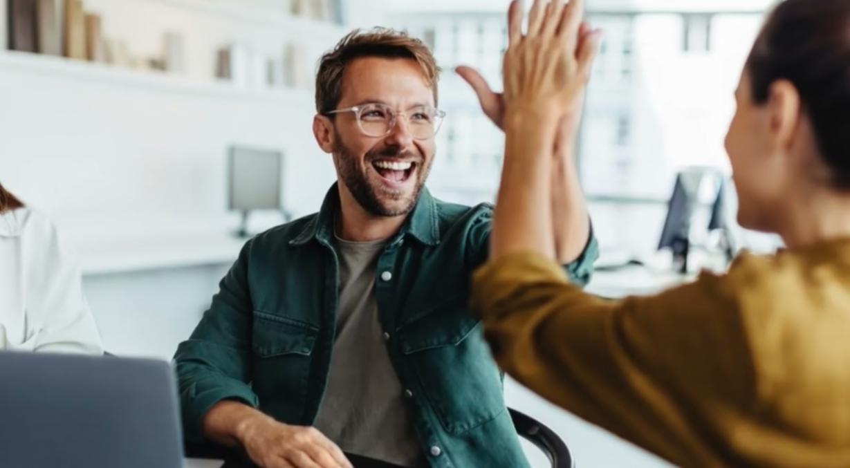 Sesión de aprendizaje colaborativo sobre finanzas personales